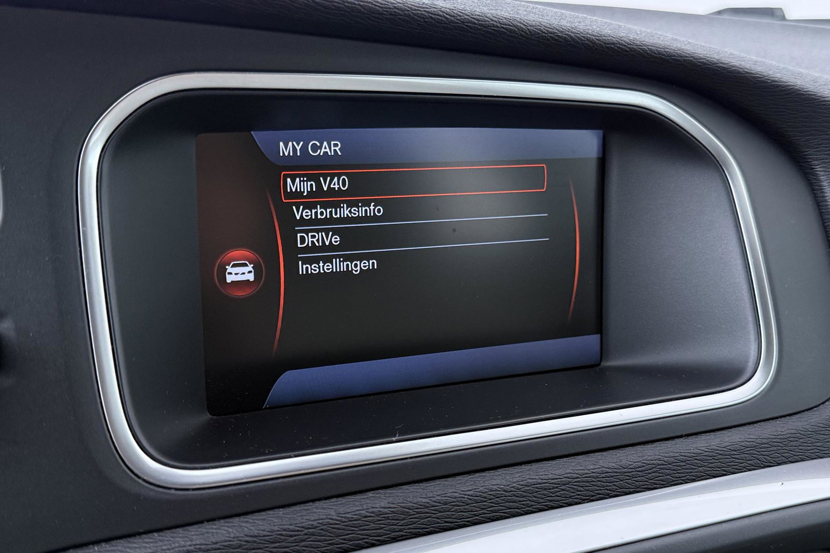 Volvo V40 1.6 T3 Momentum | Camera | Cruise Control | PDC V+A | 17 Inch