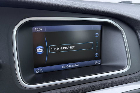 Volvo V40 1.6 T3 Momentum | Camera | Cruise Control | PDC V+A | 17 Inch