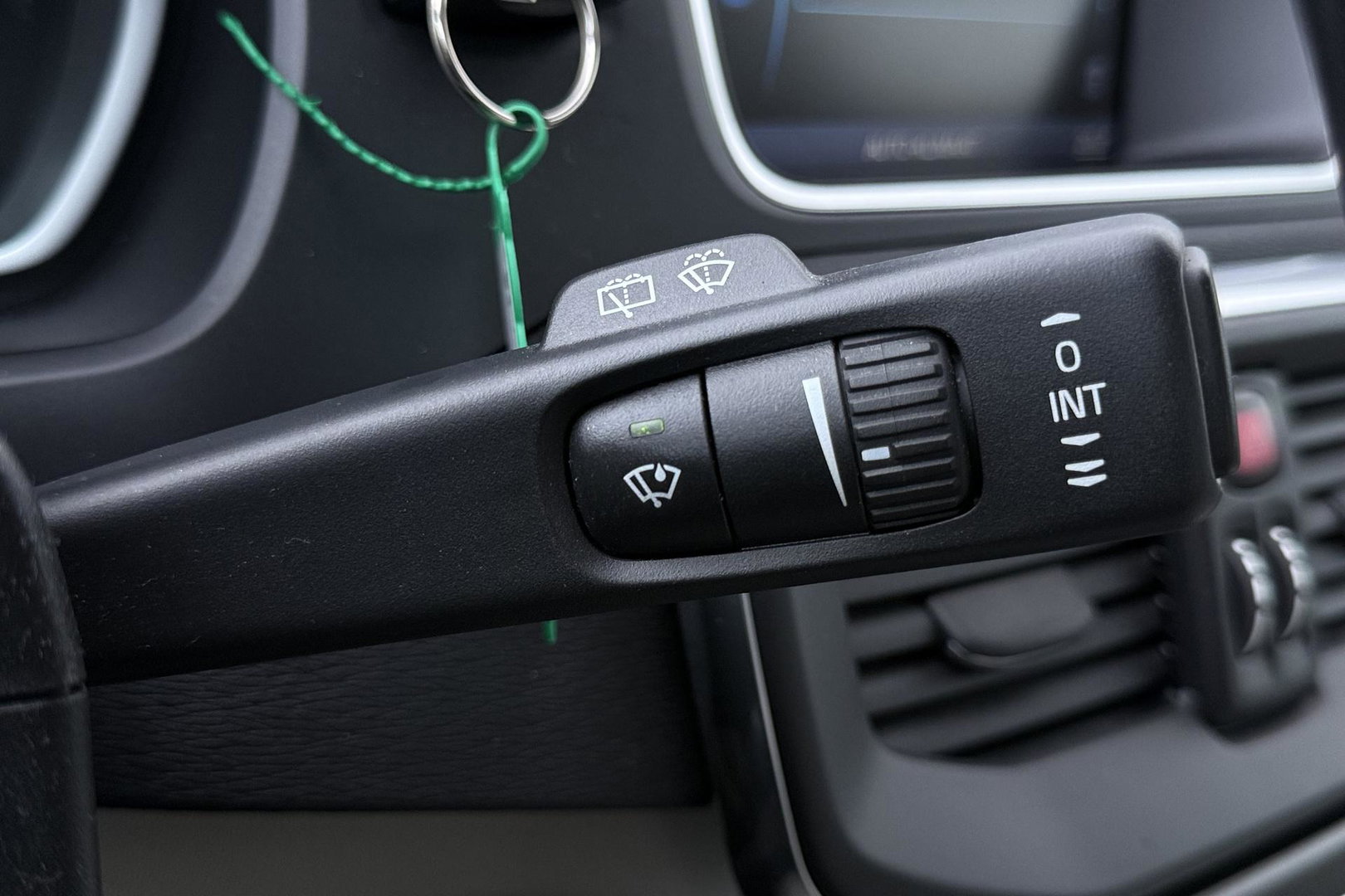 Volvo V40 1.6 T3 Momentum | Camera | Cruise Control | PDC V+A | 17 Inch