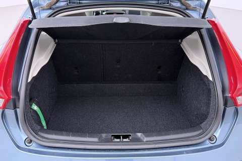 Volvo V40 1.6 T3 Momentum | Camera | Cruise Control | PDC V+A | 17 Inch