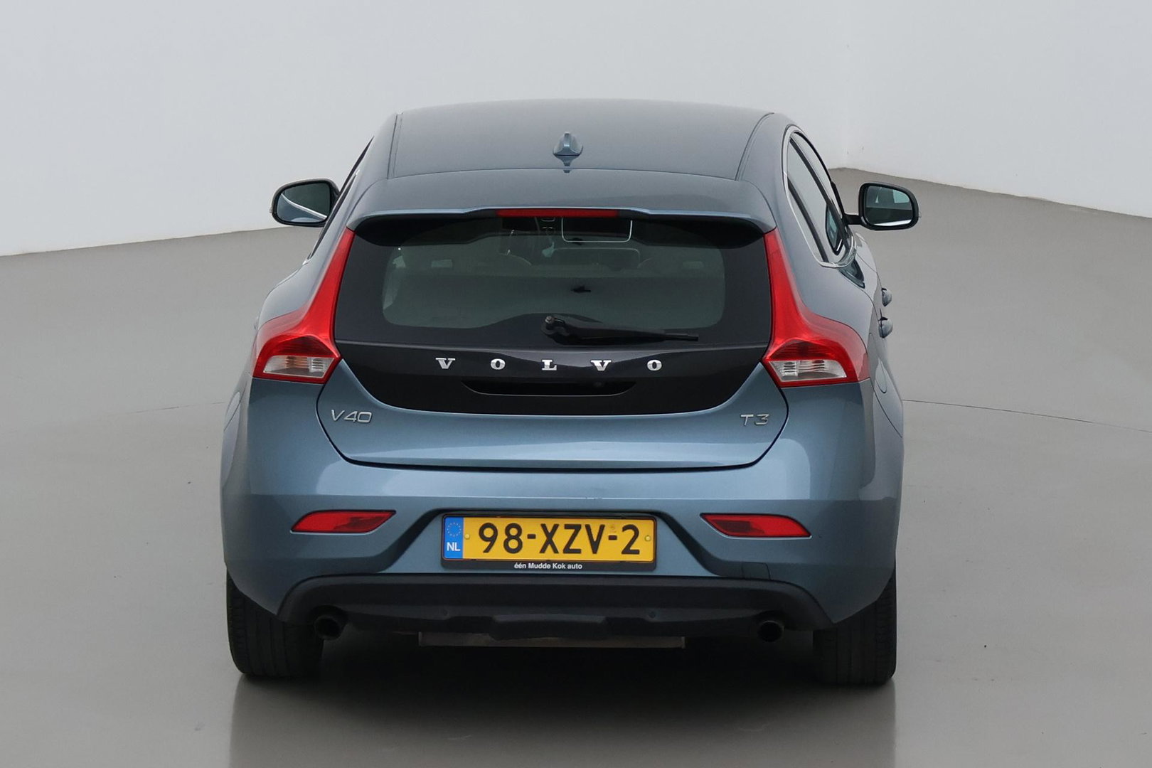 Volvo V40 1.6 T3 Momentum | Camera | Cruise Control | PDC V+A | 17 Inch