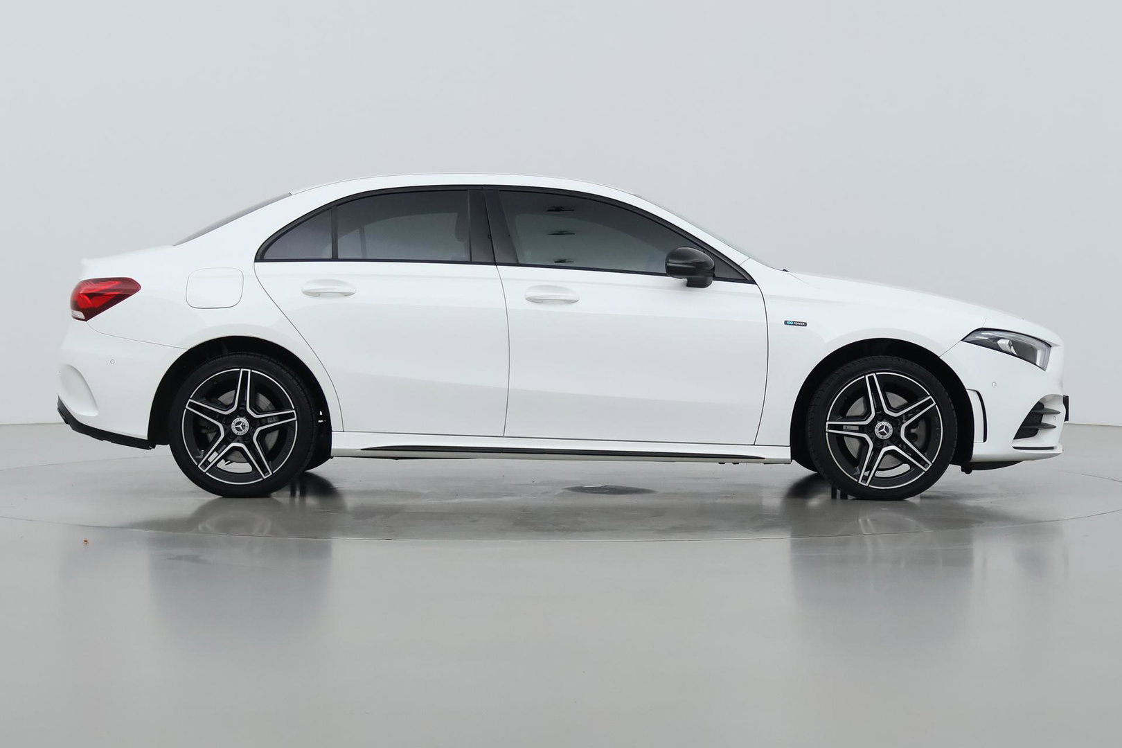 Mercedes-Benz A-Klasse 250 e Business Solution AMG Limited | Stoelverwarming | Camera | Getint Glas | 18 Inch