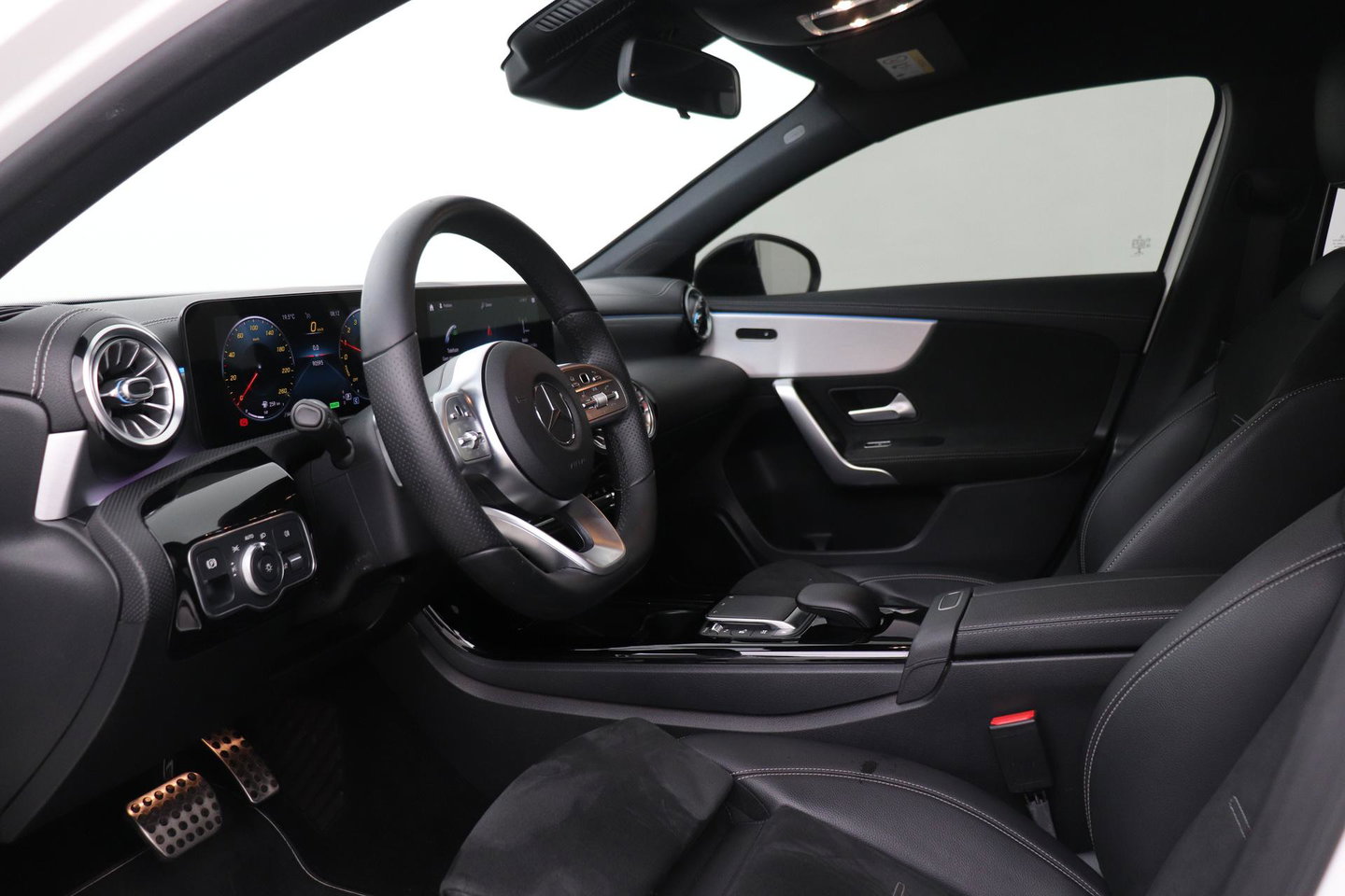 Mercedes-Benz A-Klasse 250 e Business Solution AMG Limited | Stoelverwarming | Camera | Getint Glas | 18 Inch