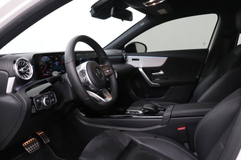 Mercedes-Benz A-Klasse 250 e Business Solution AMG Limited | Stoelverwarming | Camera | Getint Glas | 18 Inch