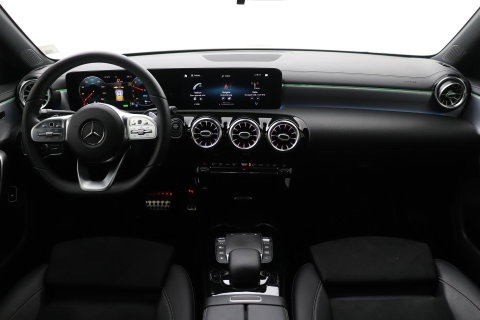 Mercedes-Benz A-Klasse 250 e Business Solution AMG Limited | Stoelverwarming | Camera | Getint Glas | 18 Inch