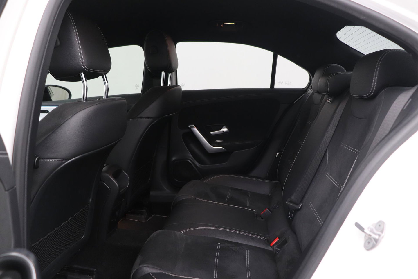 Mercedes-Benz A-Klasse 250 e Business Solution AMG Limited | Stoelverwarming | Camera | Getint Glas | 18 Inch