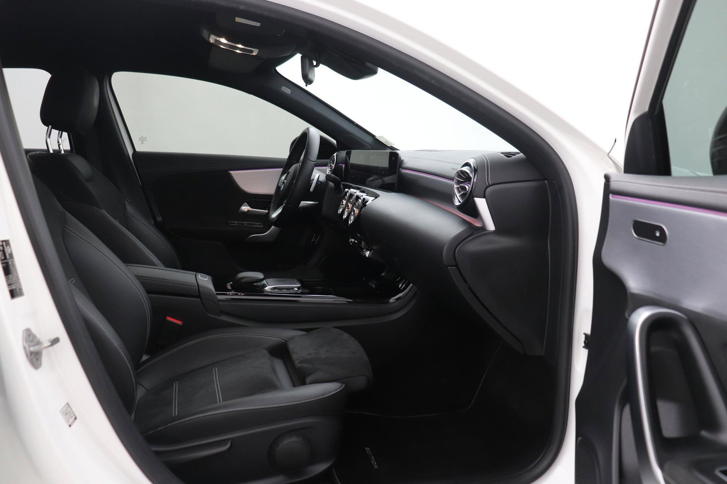 Mercedes-Benz A-Klasse 250 e Business Solution AMG Limited | Stoelverwarming | Camera | Getint Glas | 18 Inch