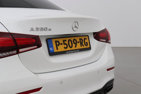 Mercedes-Benz A-Klasse 250 e Business Solution AMG Limited | Stoelverwarming | Camera | Getint Glas | 18 Inch