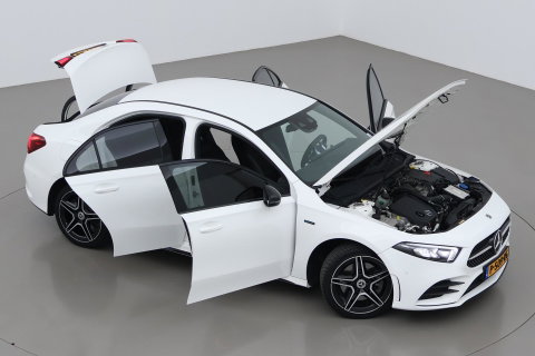 Mercedes-Benz A-Klasse 250 e Business Solution AMG Limited | Stoelverwarming | Camera | Getint Glas | 18 Inch