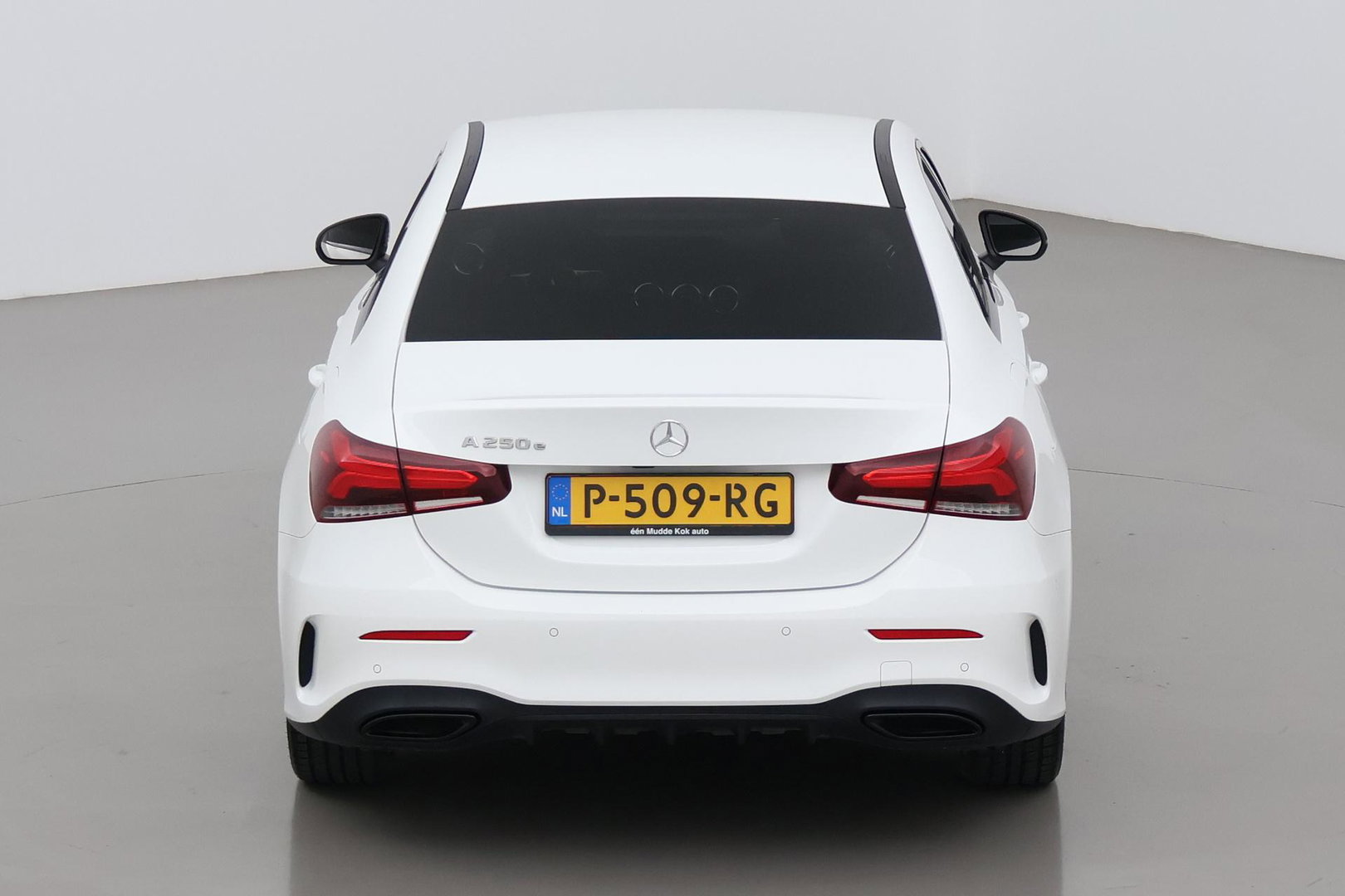 Mercedes-Benz A-Klasse 250 e Business Solution AMG Limited | Stoelverwarming | Camera | Getint Glas | 18 Inch