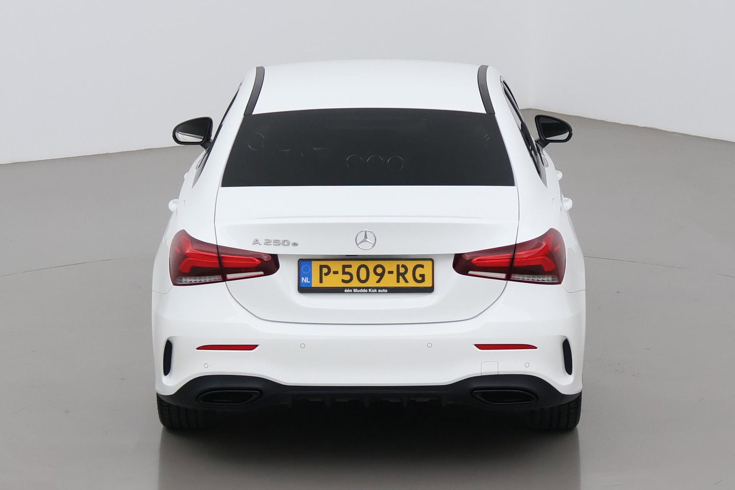 Mercedes-Benz A-Klasse 250 e Business Solution AMG Limited | Stoelverwarming | Camera | Getint Glas | 18 Inch