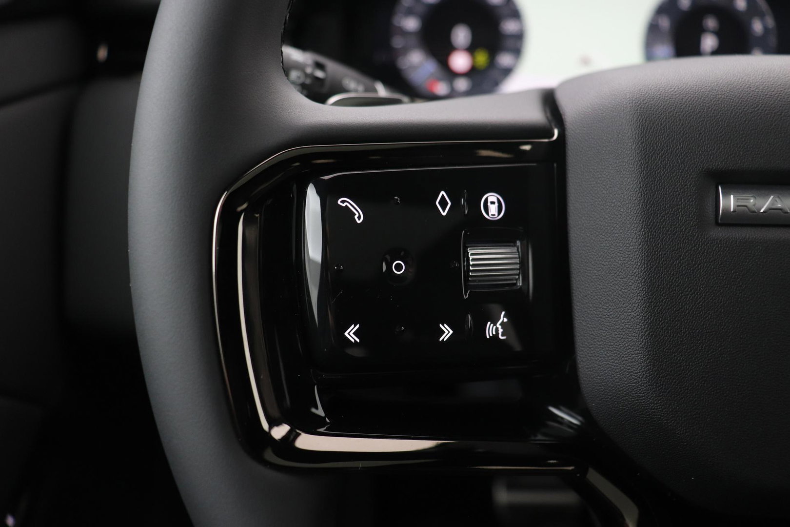 Land Rover Range Rover Evoque P270e PHEV Dynamic SE | Black Pack | Panoramadak | 360° Camera | ACC | 20 Inch
