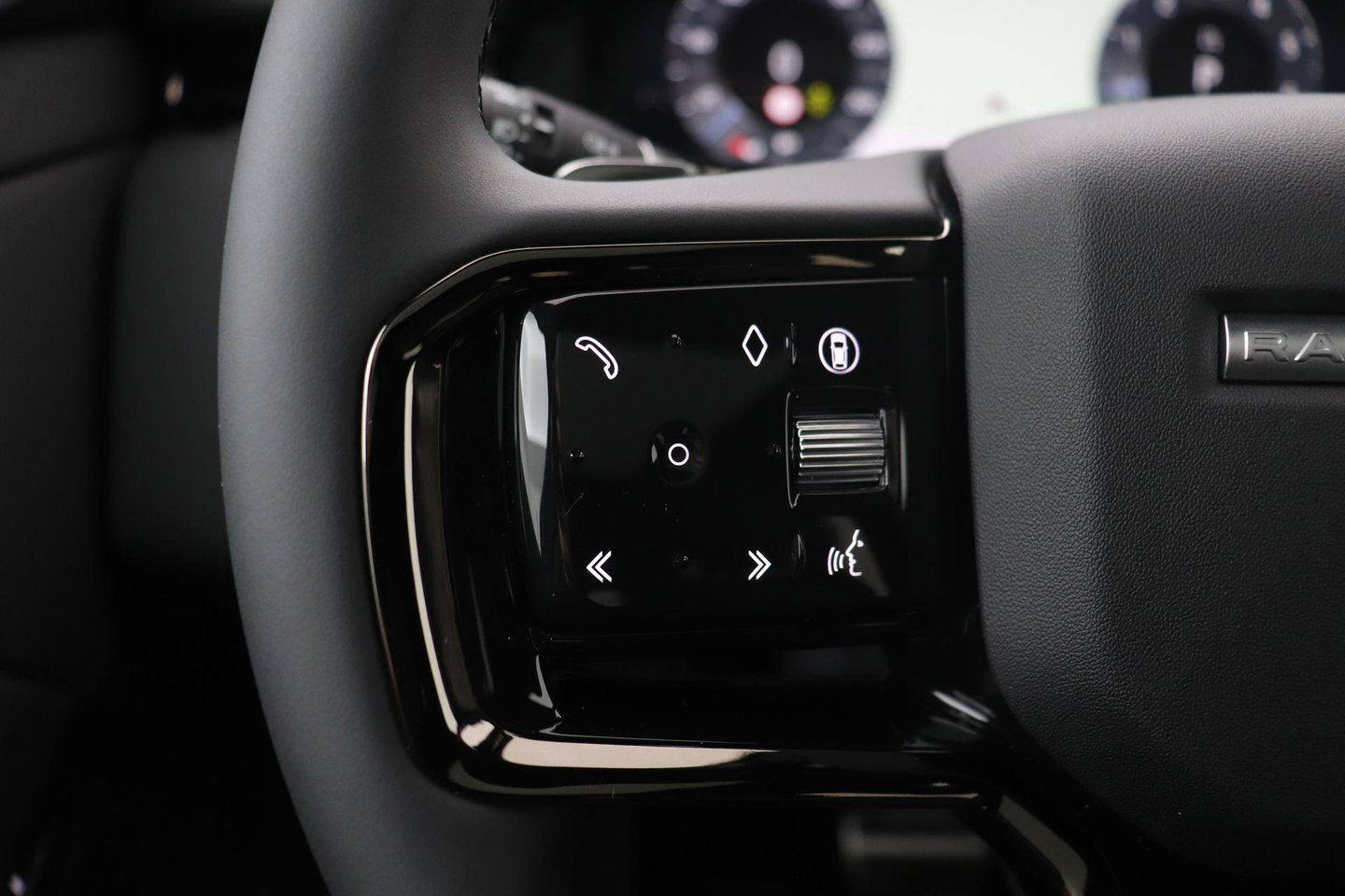 Land Rover Range Rover Evoque P270e PHEV Dynamic SE | Black Pack | Panoramadak | 360° Camera | ACC | 20 Inch