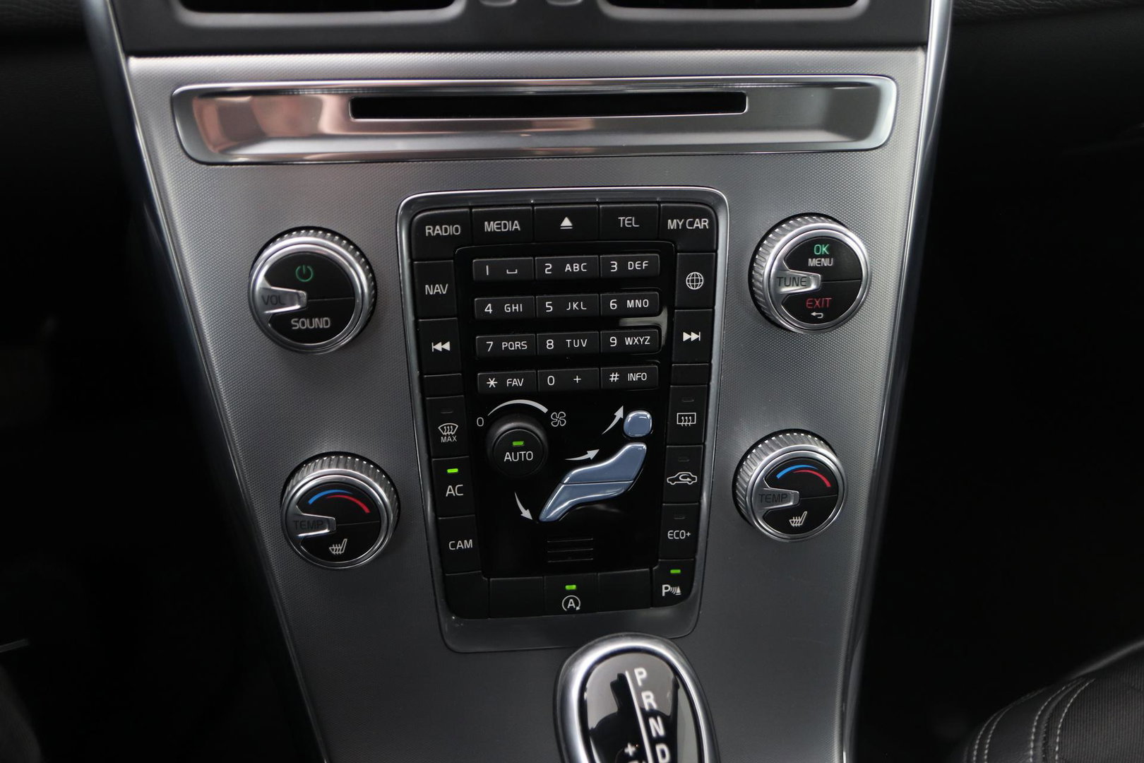 Volvo XC60 D3 FWD Polar+ | Automaat | Camera | Stoelverwarming | PDC V+A