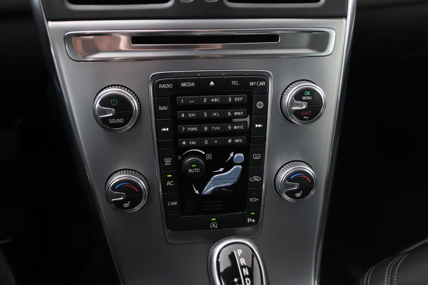Volvo XC60 D3 FWD Polar+ | Automaat | Camera | Stoelverwarming | PDC V+A