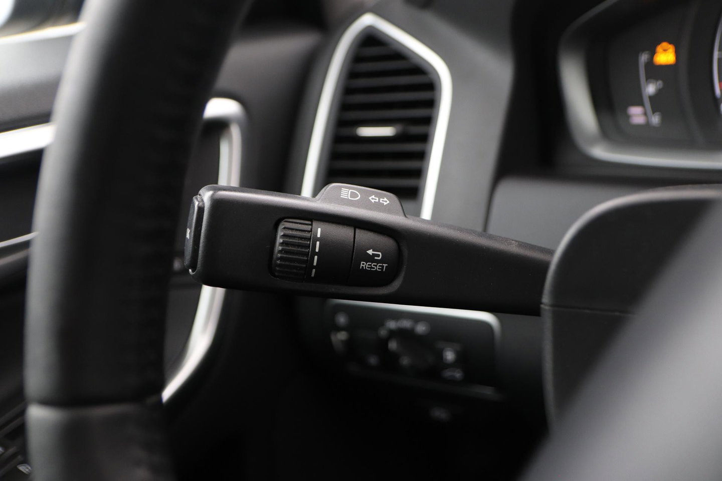Volvo XC60 D3 FWD Polar+ | Automaat | Camera | Stoelverwarming | PDC V+A