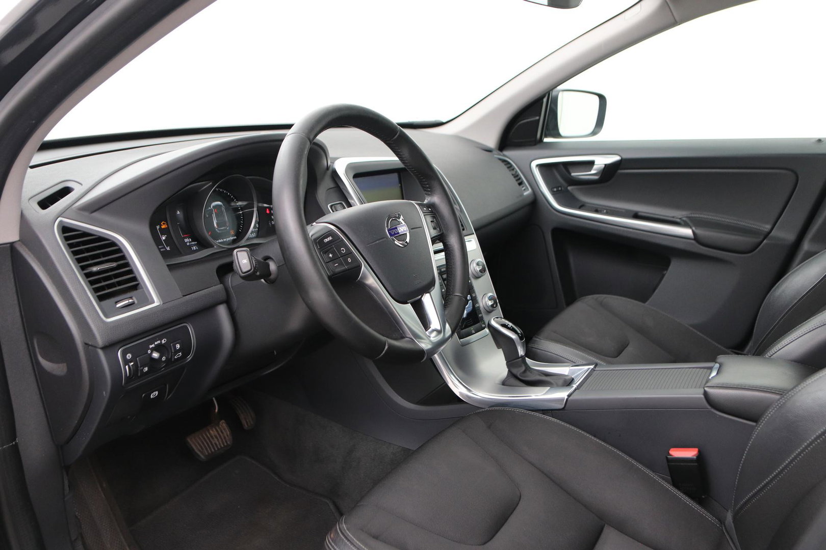 Volvo XC60 D3 FWD Polar+ | Automaat | Camera | Stoelverwarming | PDC V+A