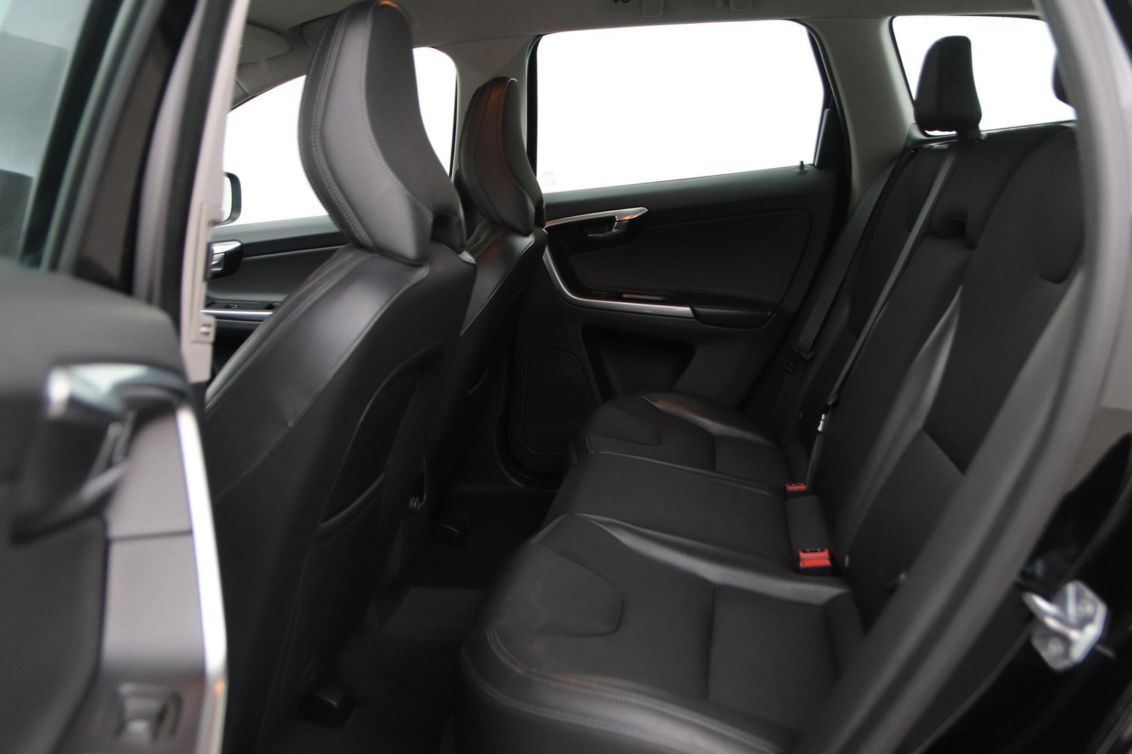 Volvo XC60 D3 FWD Polar+ | Automaat | Camera | Stoelverwarming | PDC V+A