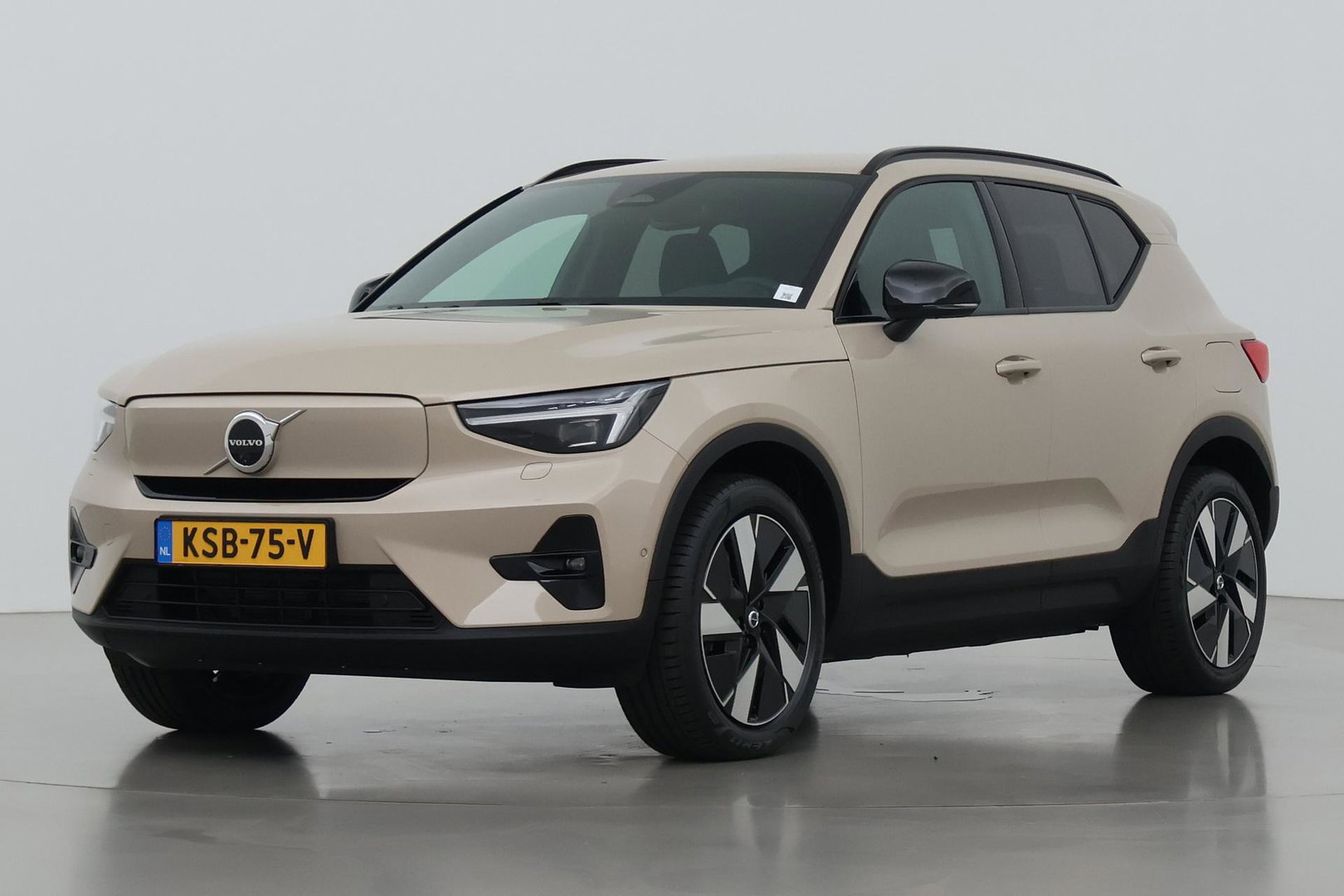 Volvo EX40 Single Motor Extended Range Plus 82 kWh | ACC | 360° Camera | Stoel+Stuurverwarming | Harman/Kardon | BLIS