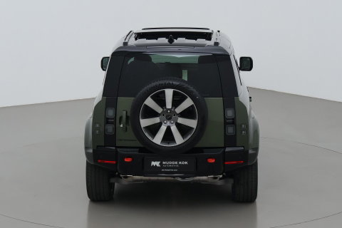 Land Rover Defender 2.0 P300e 110 X | FACELIFT | ClearSight | Meridian Surround | Trekhaak | Luchtvering | Koelbox | Panoramadak | 22 Inch
