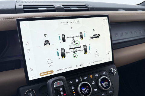 Land Rover Defender 2.0 P300e 110 X | FACELIFT | ClearSight | Meridian Surround | Trekhaak | Luchtvering | Koelbox | Panoramadak | 22 Inch