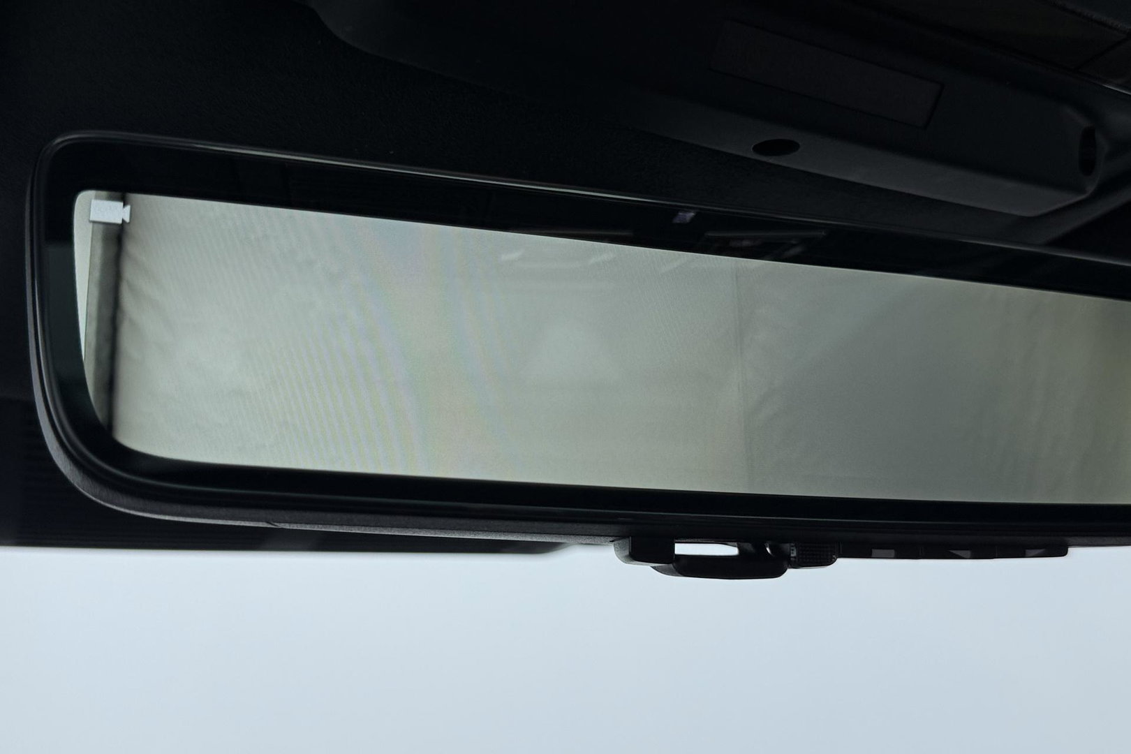 Land Rover Defender 2.0 P300e 110 X | FACELIFT | ClearSight | Meridian Surround | Trekhaak | Luchtvering | Koelbox | Panoramadak | 22 Inch
