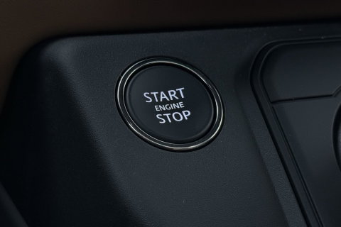 Land Rover Defender 2.0 P300e 110 X | FACELIFT | ClearSight | Meridian Surround | Trekhaak | Luchtvering | Koelbox | Panoramadak | 22 Inch