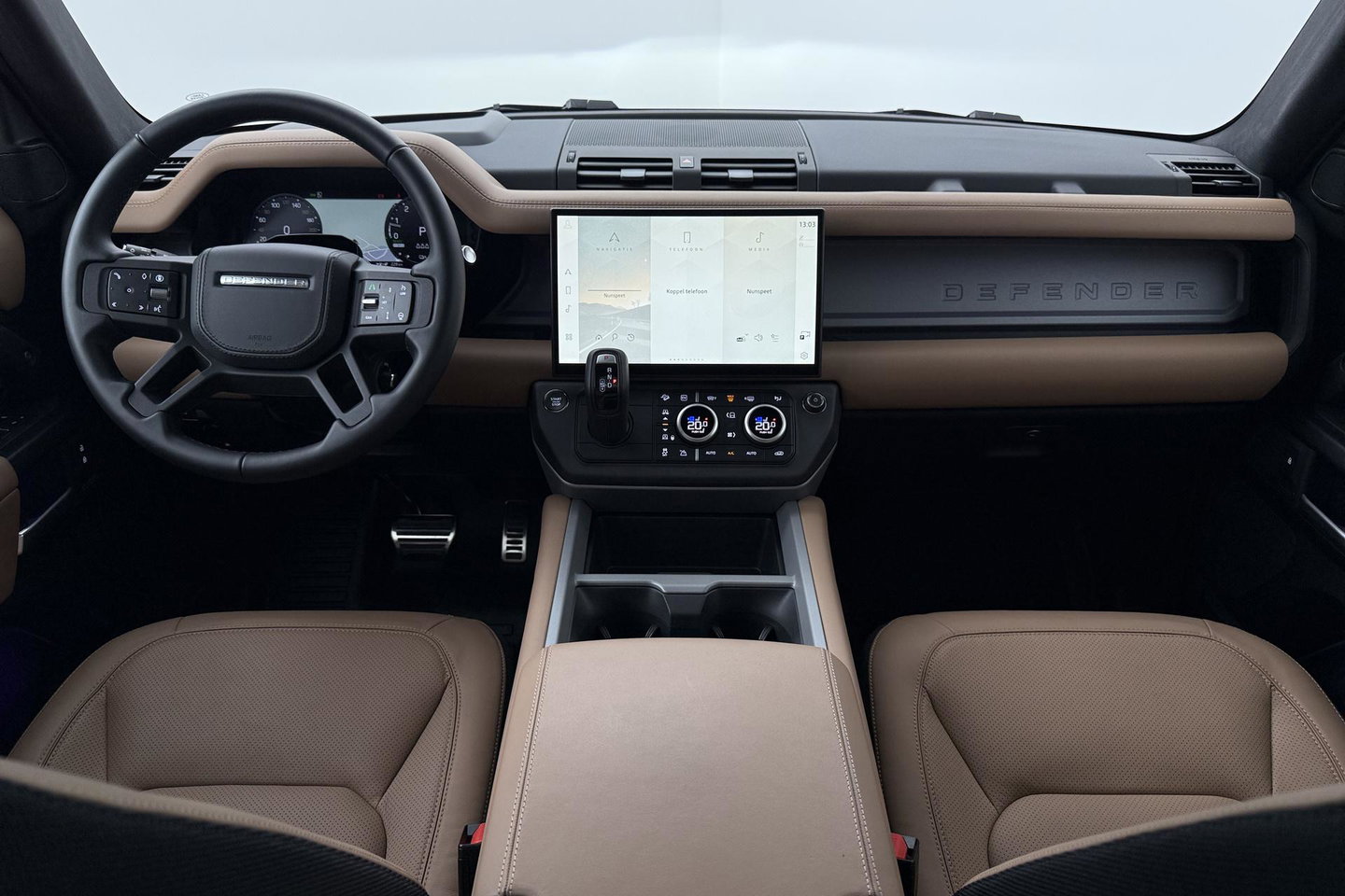 Land Rover Defender 2.0 P300e 110 X | FACELIFT | ClearSight | Meridian Surround | Trekhaak | Luchtvering | Koelbox | Panoramadak | 22 Inch