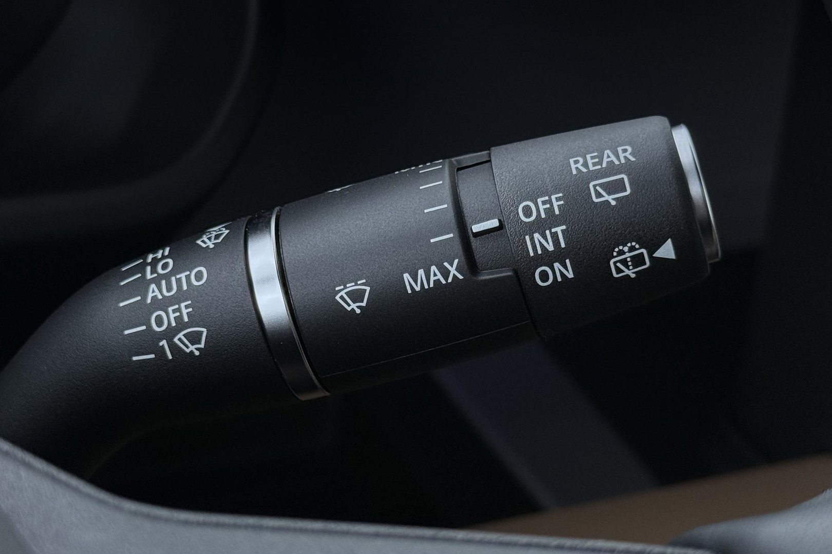 Land Rover Defender 2.0 P300e 110 X | FACELIFT | ClearSight | Meridian Surround | Trekhaak | Luchtvering | Koelbox | Panoramadak | 22 Inch