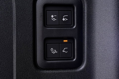 Land Rover Defender 2.0 P300e 110 X | FACELIFT | ClearSight | Meridian Surround | Trekhaak | Luchtvering | Koelbox | Panoramadak | 22 Inch