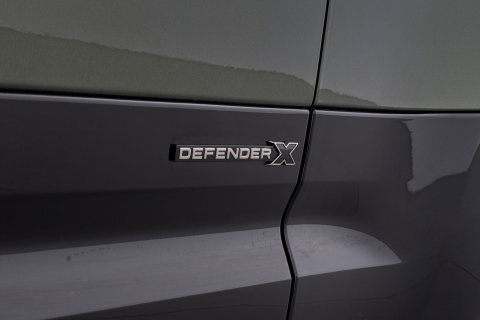 Land Rover Defender 2.0 P300e 110 X | FACELIFT | ClearSight | Meridian Surround | Trekhaak | Luchtvering | Koelbox | Panoramadak | 22 Inch