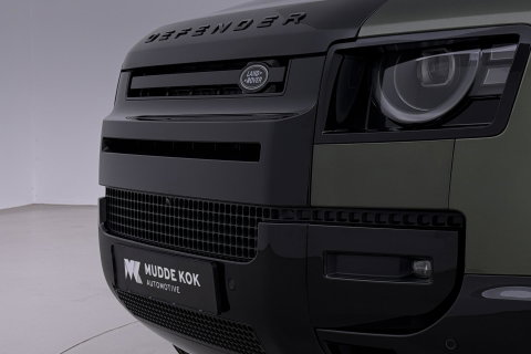 Land Rover Defender 2.0 P300e 110 X | FACELIFT | ClearSight | Meridian Surround | Trekhaak | Luchtvering | Koelbox | Panoramadak | 22 Inch