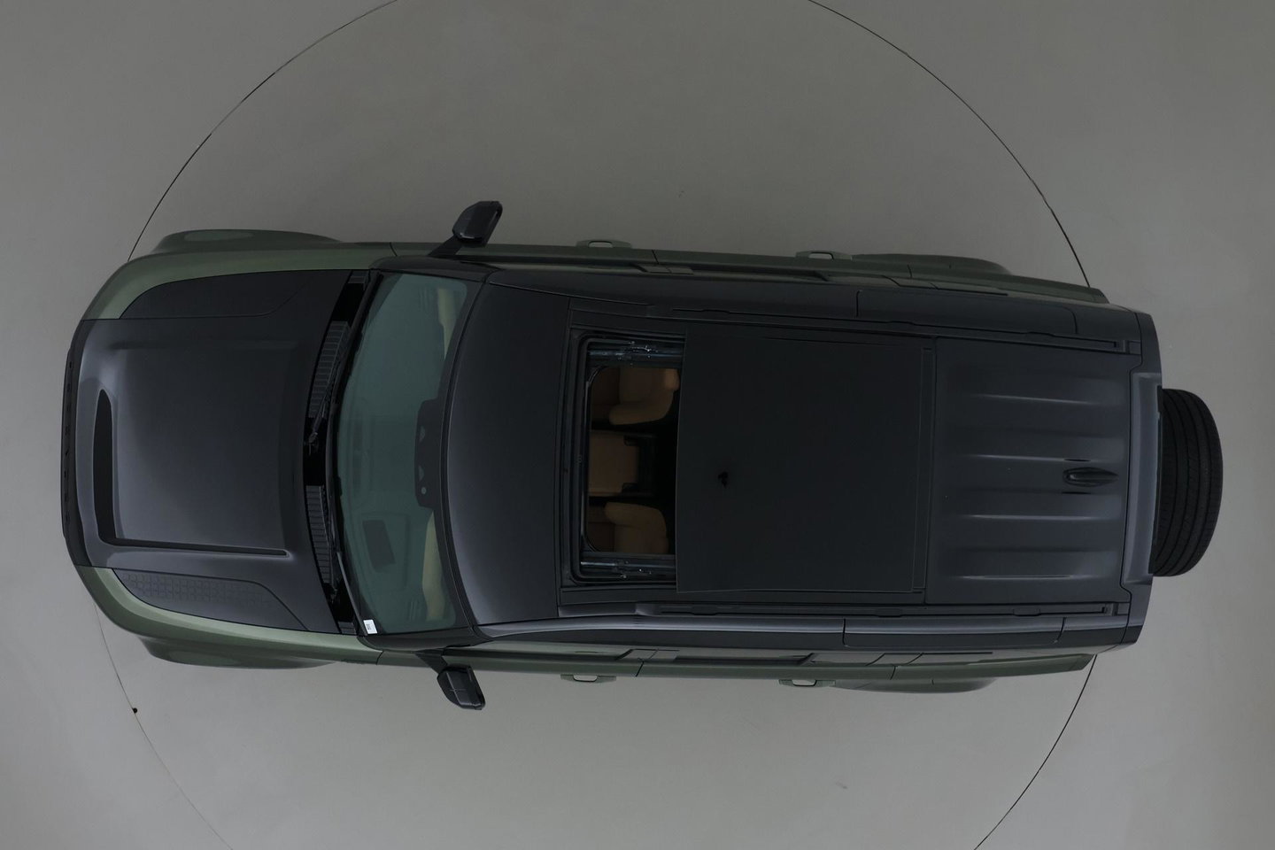 Land Rover Defender 2.0 P300e 110 X | FACELIFT | ClearSight | Meridian Surround | Trekhaak | Luchtvering | Koelbox | Panoramadak | 22 Inch