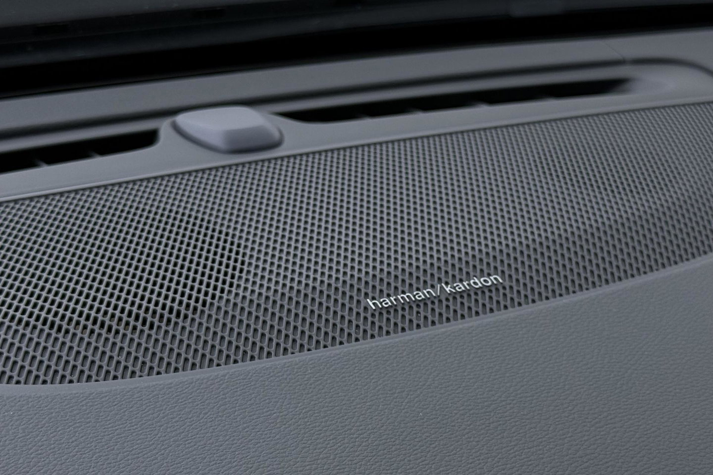Volvo V90 T8 Plug-in hybrid Plus Dark | ACC | 360° Camera | Harman/Kardon | Keyless | Stoel+Stuurverwarming | Verwarmde Voorruit | Getint Glas