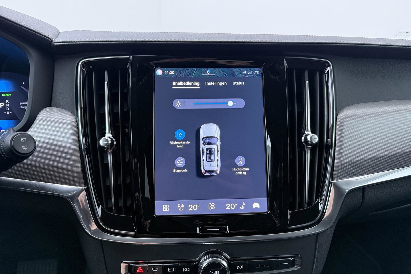 Volvo V90 T8 Plug-in hybrid Plus Dark | ACC | 360° Camera | Harman/Kardon | Keyless | Stoel+Stuurverwarming | Verwarmde Voorruit | Getint Glas