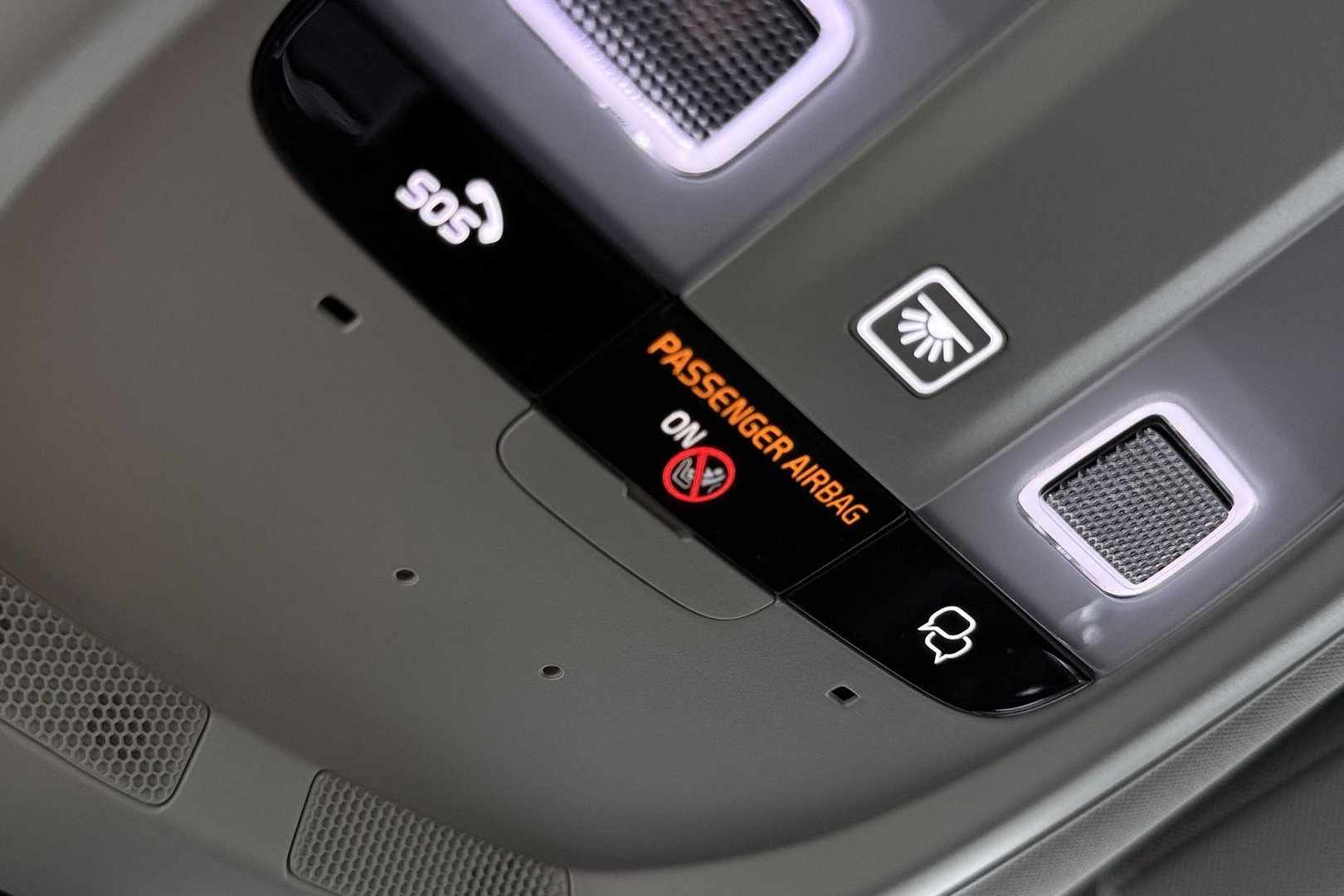 Volvo V90 T8 Plug-in hybrid Plus Dark | ACC | 360° Camera | Harman/Kardon | Keyless | Stoel+Stuurverwarming | Verwarmde Voorruit | Getint Glas