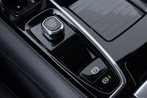 Volvo V90 T8 Plug-in hybrid Plus Dark | ACC | 360° Camera | Harman/Kardon | Keyless | Stoel+Stuurverwarming | Verwarmde Voorruit | Getint Glas