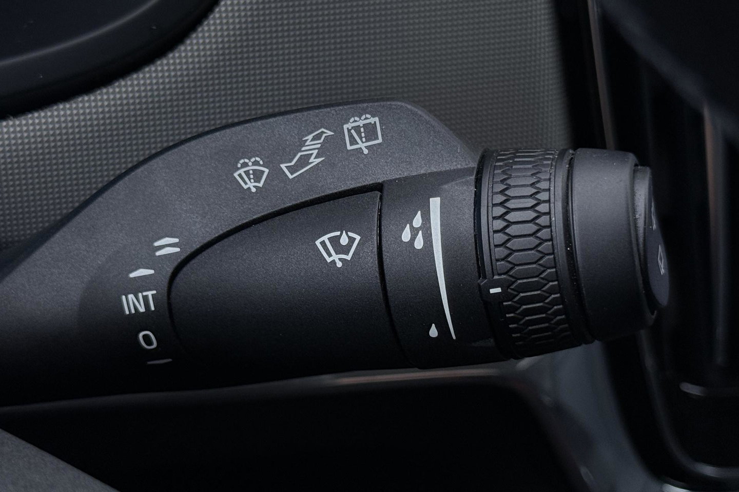 Volvo V90 T8 Plug-in hybrid Plus Dark | ACC | 360° Camera | Harman/Kardon | Keyless | Stoel+Stuurverwarming | Verwarmde Voorruit | Getint Glas