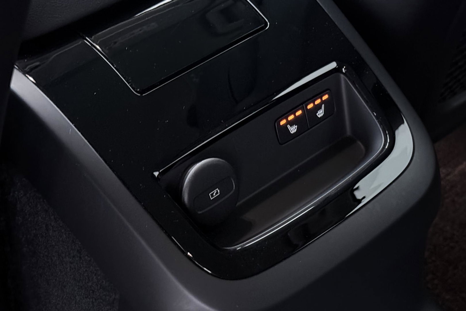 Volvo V90 T8 Plug-in hybrid Plus Dark | ACC | 360° Camera | Harman/Kardon | Keyless | Stoel+Stuurverwarming | Verwarmde Voorruit | Getint Glas