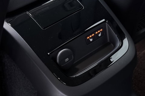 Volvo V90 T8 Plug-in hybrid Plus Dark | ACC | 360° Camera | Harman/Kardon | Keyless | Stoel+Stuurverwarming | Verwarmde Voorruit | Getint Glas