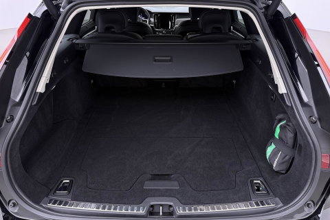 Volvo V90 T8 Plug-in hybrid Plus Dark | ACC | 360° Camera | Harman/Kardon | Keyless | Stoel+Stuurverwarming | Verwarmde Voorruit | Getint Glas