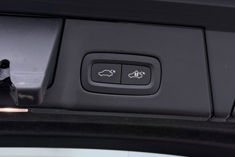 Volvo V90 T8 Plug-in hybrid Plus Dark | ACC | 360° Camera | Harman/Kardon | Keyless | Stoel+Stuurverwarming | Verwarmde Voorruit | Getint Glas