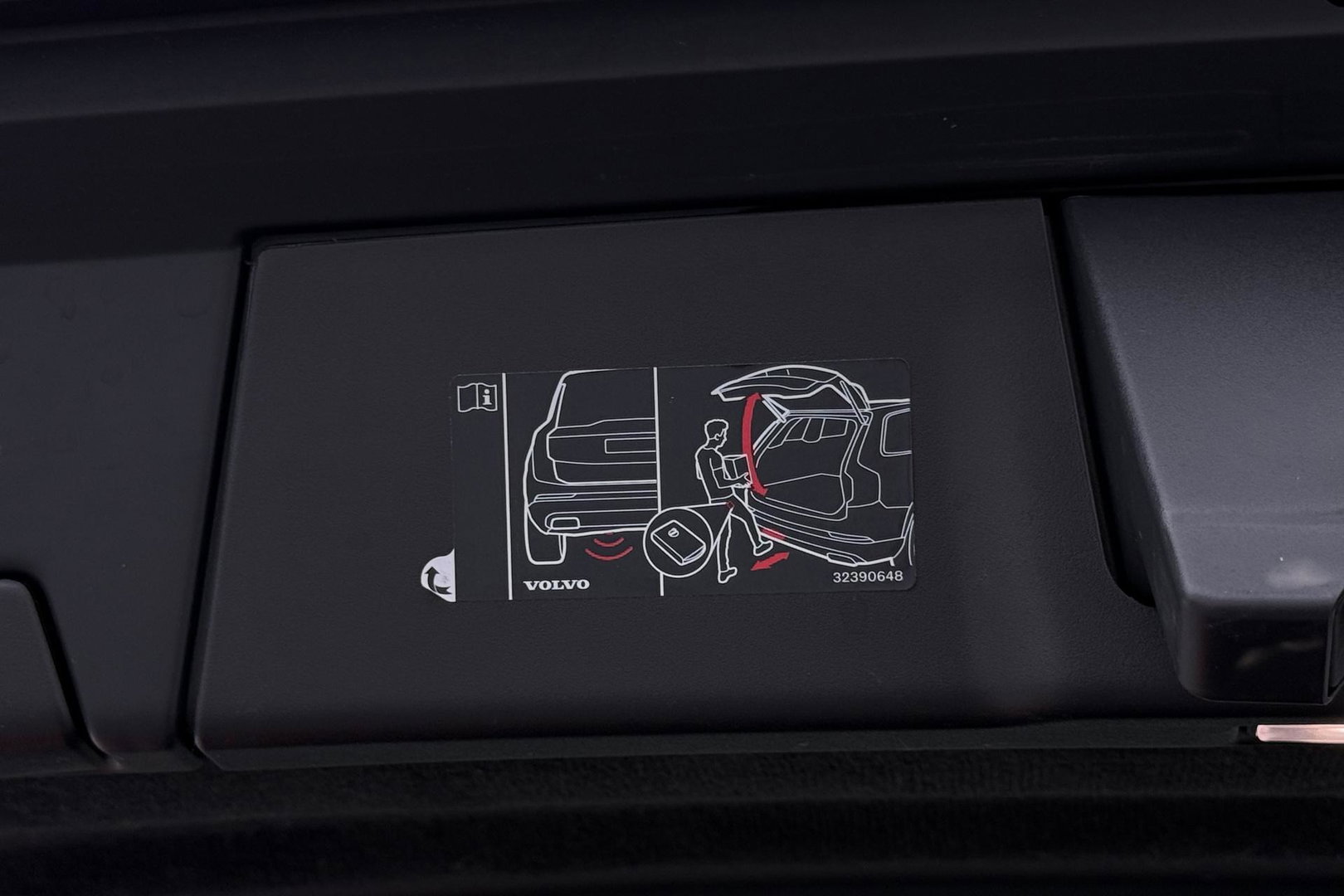 Volvo V90 T8 Plug-in hybrid Plus Dark | ACC | 360° Camera | Harman/Kardon | Keyless | Stoel+Stuurverwarming | Verwarmde Voorruit | Getint Glas