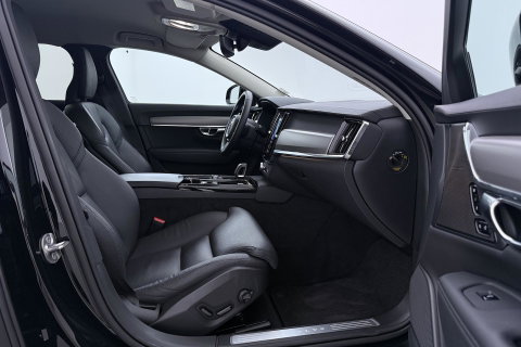 Volvo V90 T8 Plug-in hybrid Plus Dark | ACC | 360° Camera | Harman/Kardon | Keyless | Stoel+Stuurverwarming | Verwarmde Voorruit | Getint Glas