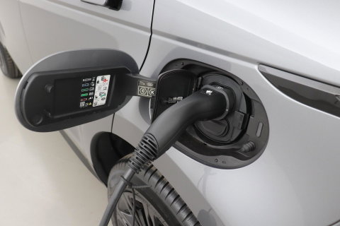 Land Rover Range Rover Evoque P270e PHEV Dynamic SE | Black Pack | Schuif/kanteldak | ACC | 20 Inch | Stuur+Voorruitverwarming