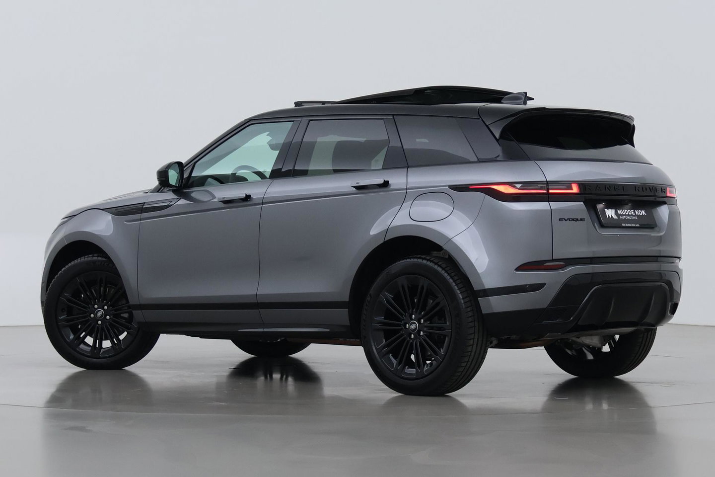 Land Rover Range Rover Evoque P270e PHEV Dynamic SE | Black Pack | Schuif/kanteldak | ACC | 20 Inch | Stuur+Voorruitverwarming