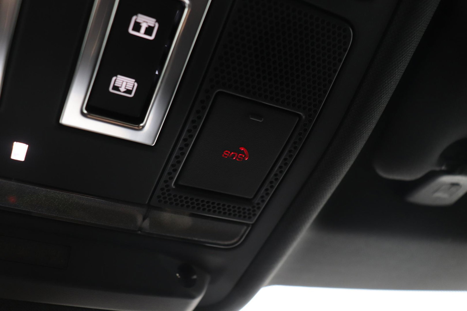 Land Rover Range Rover Evoque P270e PHEV Dynamic SE | Black Pack | Schuif/kanteldak | ACC | 20 Inch | Stuur+Voorruitverwarming