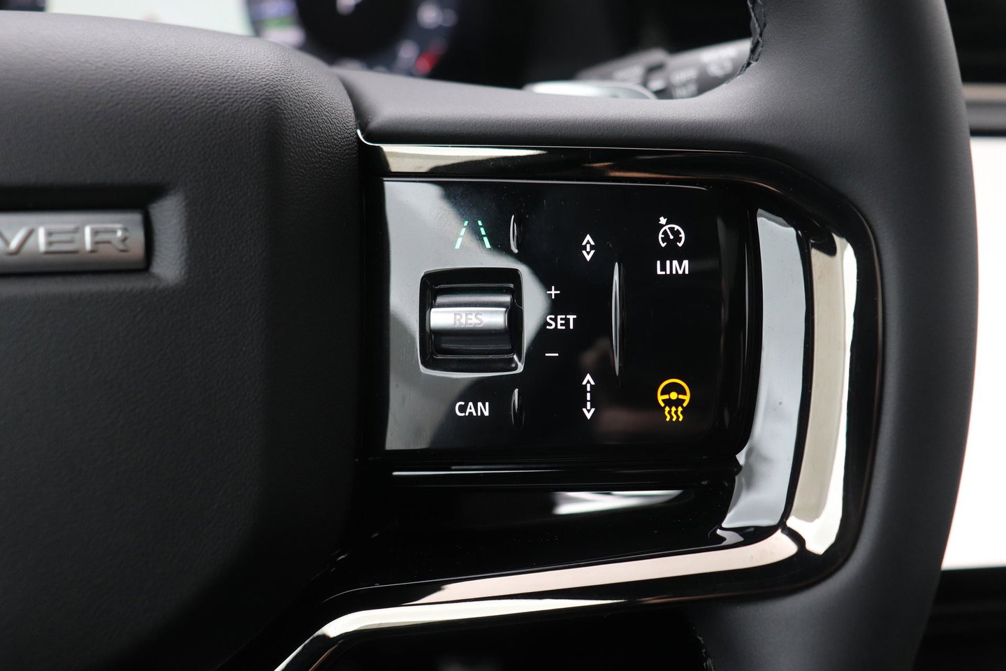 Land Rover Range Rover Evoque P270e PHEV Dynamic SE | Black Pack | Schuif/kanteldak | ACC | 20 Inch | Stuur+Voorruitverwarming