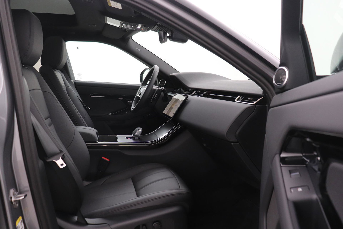 Land Rover Range Rover Evoque P270e PHEV Dynamic SE | Black Pack | Schuif/kanteldak | ACC | 20 Inch | Stuur+Voorruitverwarming