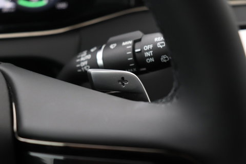 Land Rover Range Rover Evoque P270e PHEV Dynamic SE | Black Pack | Schuif/kanteldak | ACC | 20 Inch | Stuur+Voorruitverwarming